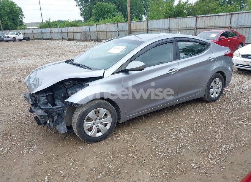 Photo 2 of 2016 Hyundai Elantra SE (VIN 5NPDH4AE8GH682280)
