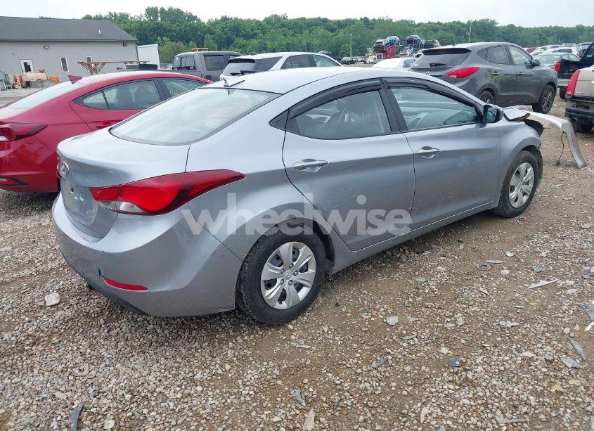 Photo 4 of 2016 Hyundai Elantra SE (VIN 5NPDH4AE8GH682280)