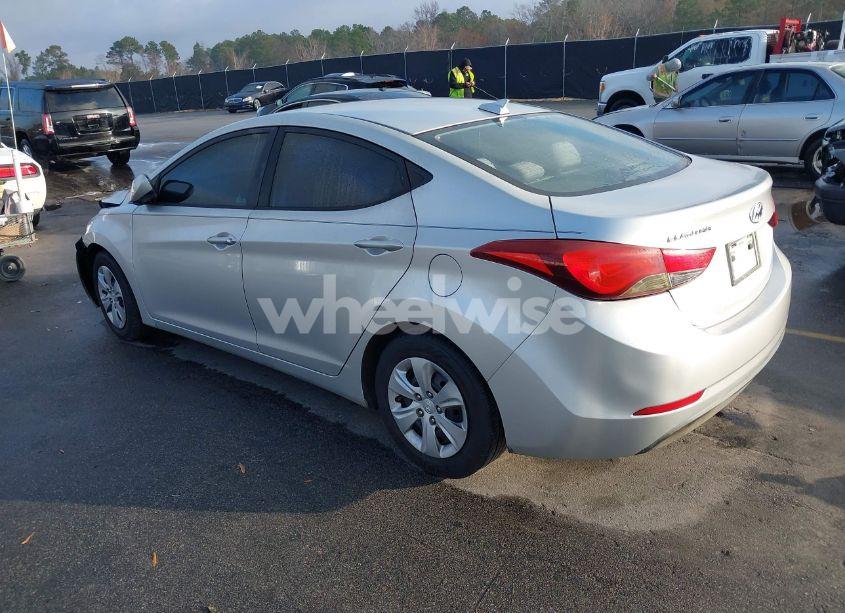 Photo 3 of 2016 Hyundai Elantra SE (VIN 5NPDH4AE8GH692615)