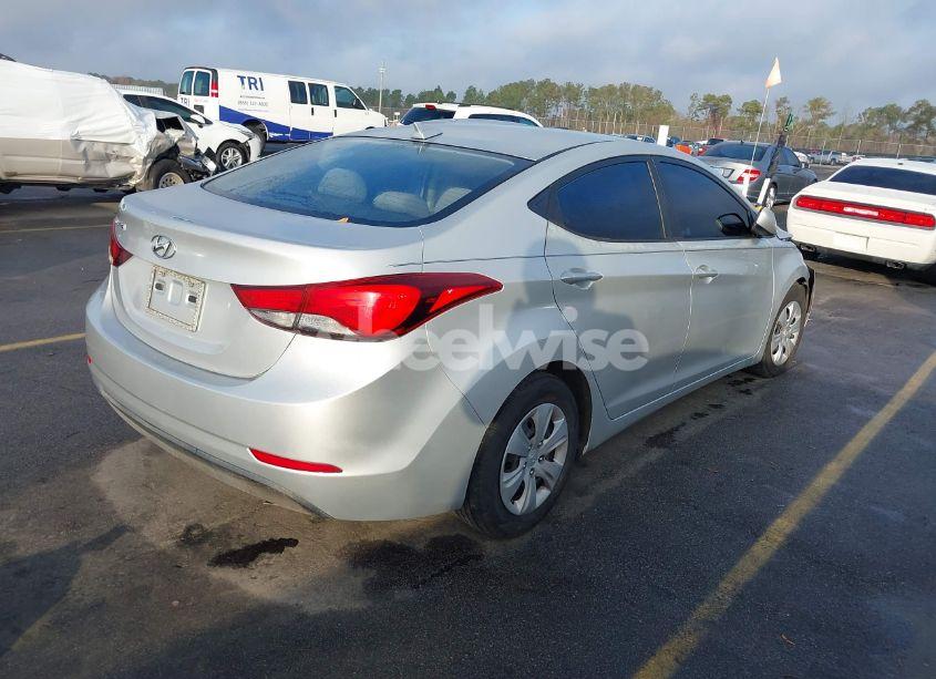 Photo 4 of 2016 Hyundai Elantra SE (VIN 5NPDH4AE8GH692615)