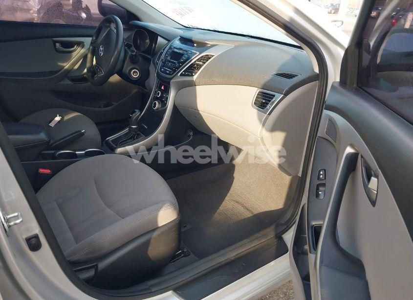 Photo 5 of 2016 Hyundai Elantra SE (VIN 5NPDH4AE8GH692615)