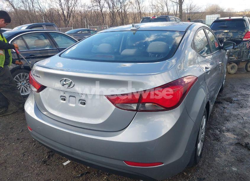 Photo 4 of 2016 Hyundai Elantra SE (VIN 5NPDH4AE8GH789670)