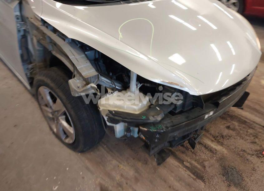 Photo 15 of 2011 Hyundai Elantra GLS (VIN 5NPDH4AE9BH024329)