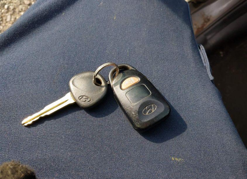 Photo 11 of 2012 Hyundai Elantra GLS (VIN 5NPDH4AE9CH096620)