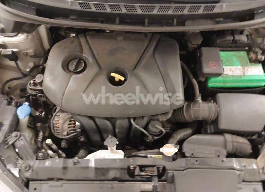 Photo 10 of 2013 Hyundai Elantra GLS (VIN 5NPDH4AE9DH177179)