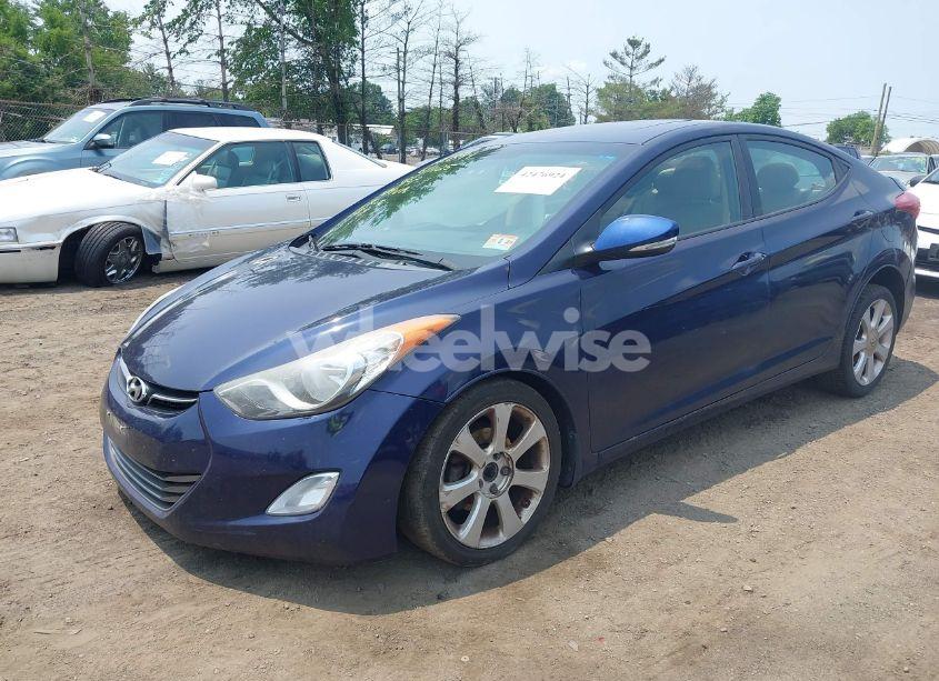 Photo 2 of 2013 Hyundai Elantra LIMITED (VIN 5NPDH4AE9DH205899)