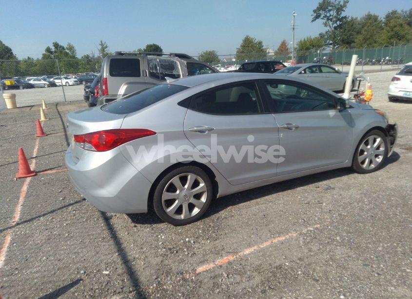 Photo 4 of 2013 Hyundai Elantra LIMITED (VIN 5NPDH4AE9DH228714)