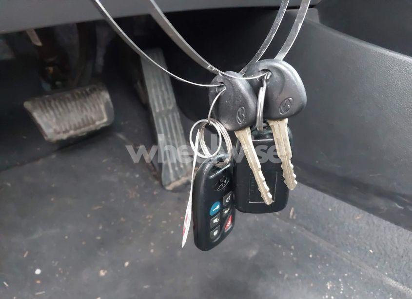 Photo 11 of 2013 Hyundai Elantra GLS (VIN 5NPDH4AE9DH232004)