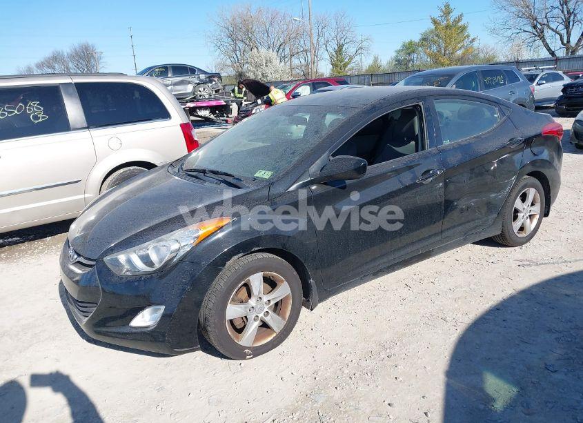 Photo 2 of 2013 Hyundai Elantra GLS (VIN 5NPDH4AE9DH276570)