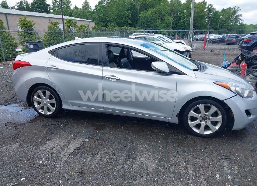 Photo 13 of 2013 Hyundai Elantra LIMITED (VIN 5NPDH4AE9DH284135)