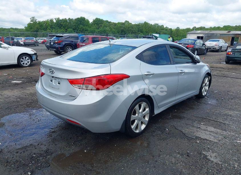 Photo 4 of 2013 Hyundai Elantra LIMITED (VIN 5NPDH4AE9DH284135)