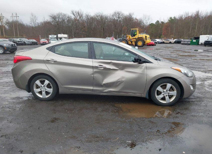Photo 13 of 2013 Hyundai Elantra GLS (VIN 5NPDH4AE9DH321006)