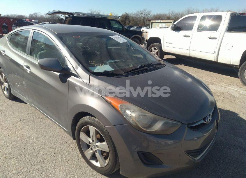 2013 Hyundai Elantra GLS (VIN 5NPDH4AE9DH323970) main photo