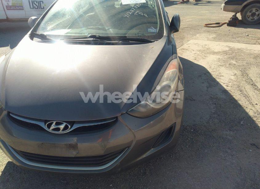 Photo 12 of 2013 Hyundai Elantra GLS (VIN 5NPDH4AE9DH323970)
