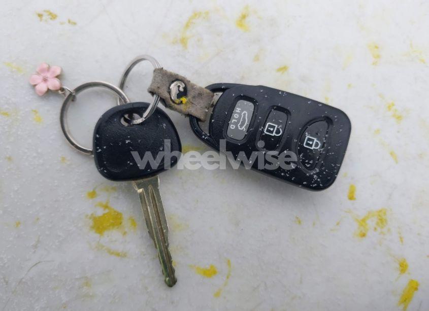 Photo 11 of 2013 Hyundai Elantra GLS (VIN 5NPDH4AE9DH389158)