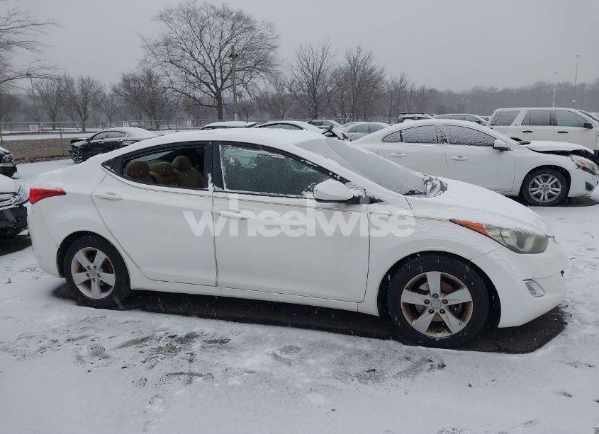 Photo 6 of 2013 Hyundai Elantra GLS (VIN 5NPDH4AE9DH389158)