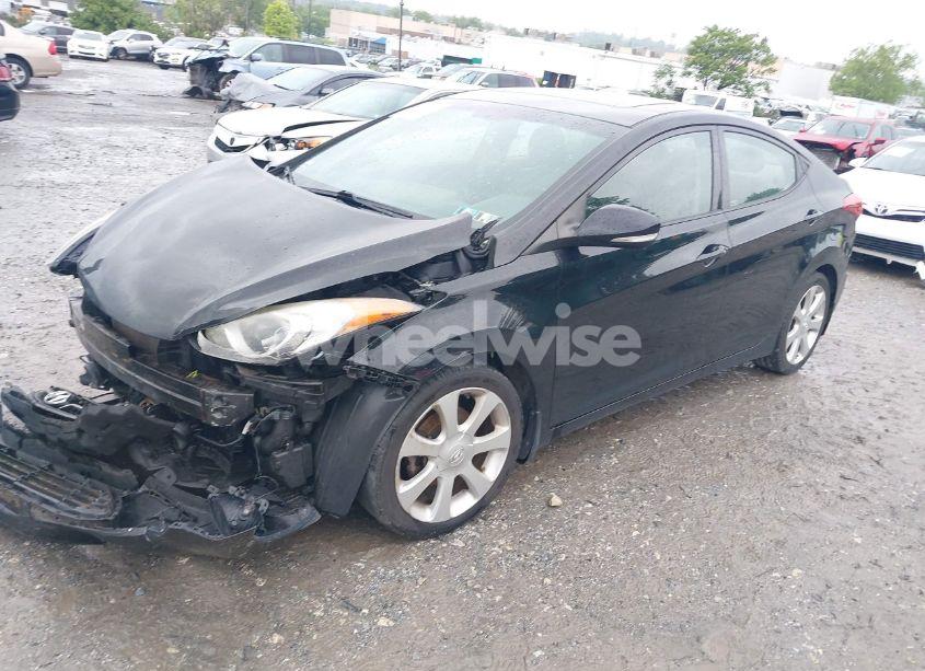 Photo 2 of 2013 Hyundai Elantra LIMITED (VIN 5NPDH4AE9DH403284)