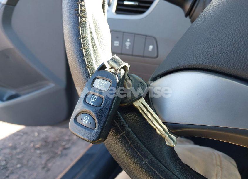 Photo 11 of 2013 Hyundai Elantra GLS (VIN 5NPDH4AE9DH412633)