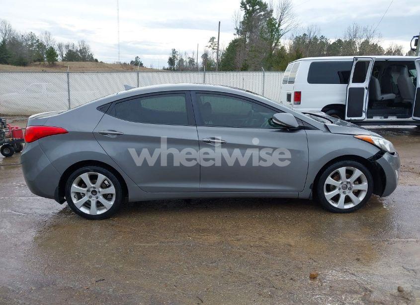 Photo 13 of 2013 Hyundai Elantra LIMITED (VIN 5NPDH4AE9DH421381)