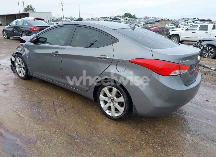 Photo 3 of 2013 Hyundai Elantra LIMITED (VIN 5NPDH4AE9DH421381)