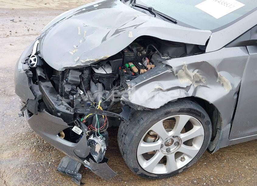 Photo 6 of 2013 Hyundai Elantra LIMITED (VIN 5NPDH4AE9DH421381)