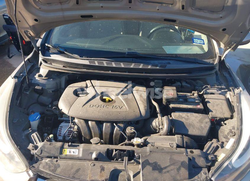 Photo 10 of 2014 Hyundai Elantra SE (VIN 5NPDH4AE9EH469528)