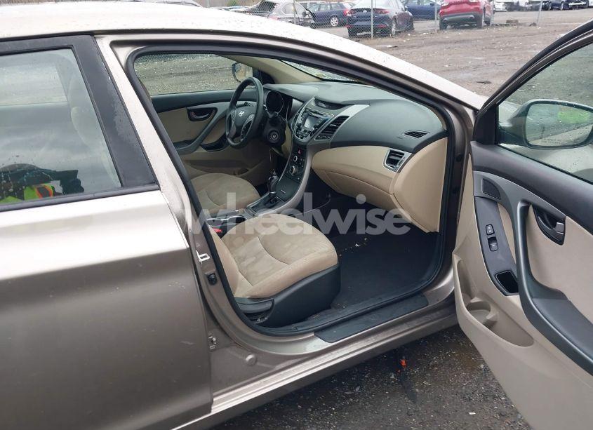 Photo 5 of 2014 Hyundai Elantra SE (VIN 5NPDH4AE9EH501605)