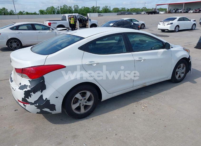 Photo 4 of 2014 Hyundai Elantra SE (VIN 5NPDH4AE9EH516928)