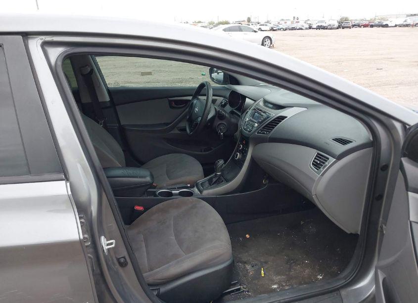Photo 5 of 2014 Hyundai Elantra SE (VIN 5NPDH4AE9EH523524)