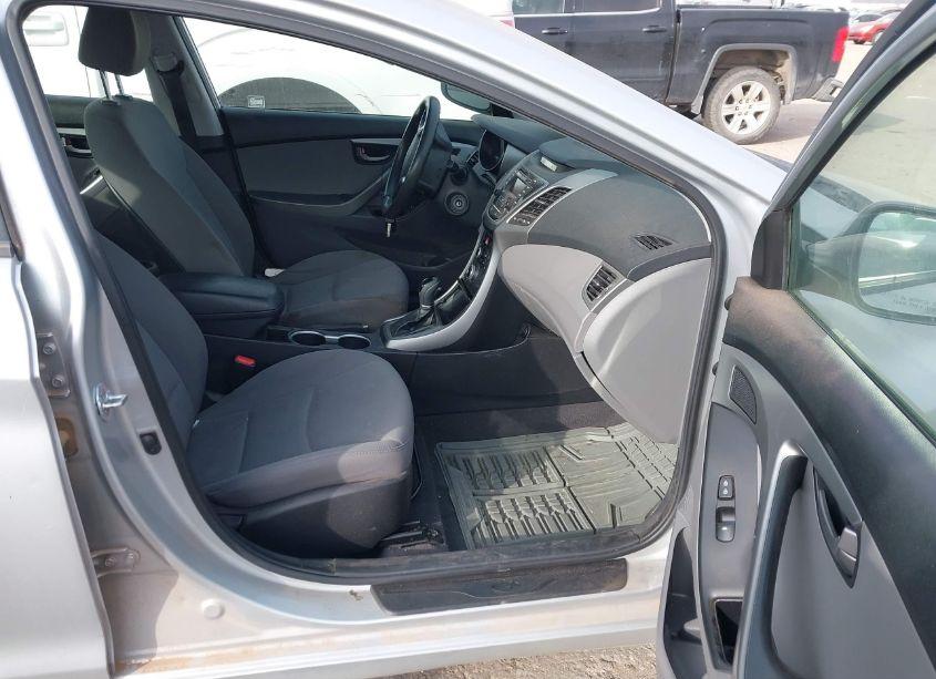 Photo 5 of 2014 Hyundai Elantra SE (VIN 5NPDH4AE9EH526956)