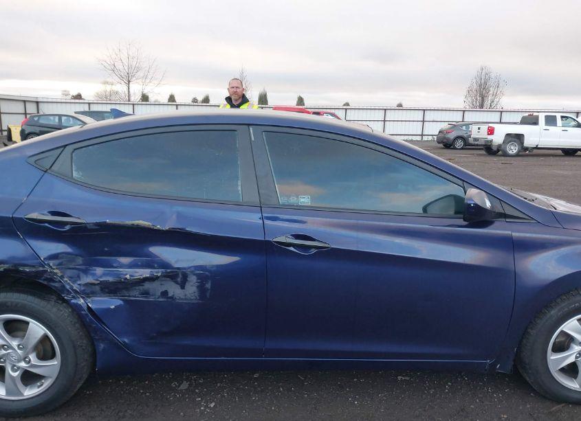 Photo 13 of 2014 Hyundai Elantra SE (VIN 5NPDH4AE9EH529761)