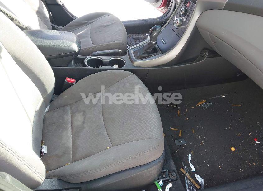 Photo 5 of 2014 Hyundai Elantra SE (VIN 5NPDH4AE9EH536046)