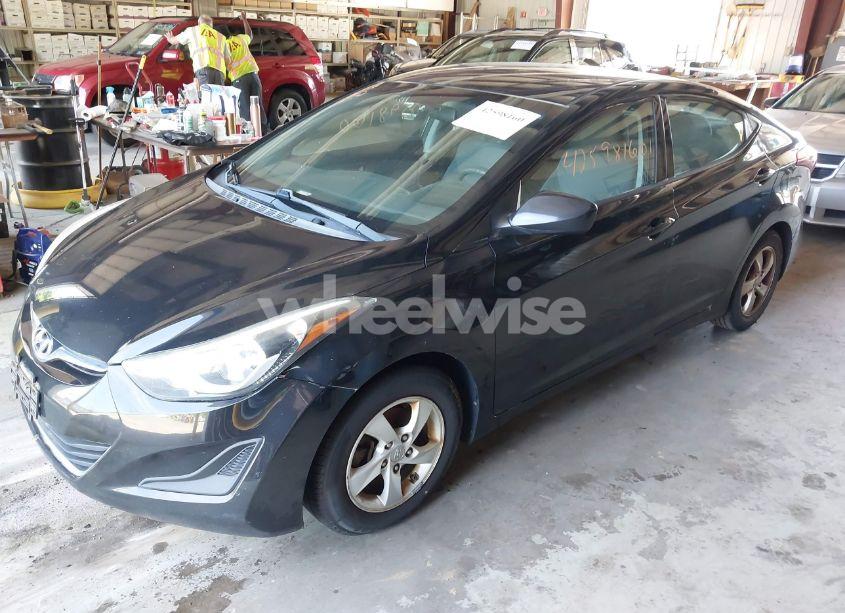 Photo 2 of 2014 Hyundai Elantra SE (VIN 5NPDH4AE9EH538105)