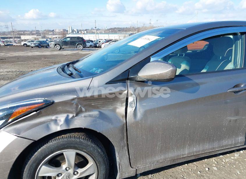 Photo 11 of 2014 Hyundai Elantra SE (VIN 5NPDH4AE9EH538346)