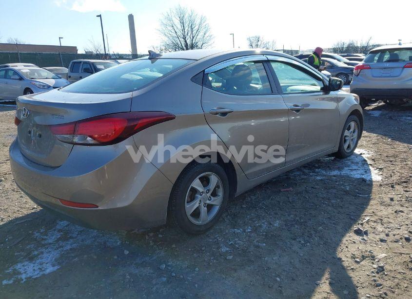 Photo 4 of 2014 Hyundai Elantra SE (VIN 5NPDH4AE9EH538346)