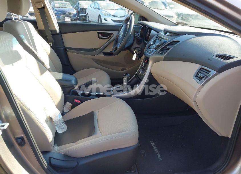 Photo 5 of 2014 Hyundai Elantra SE (VIN 5NPDH4AE9EH538346)