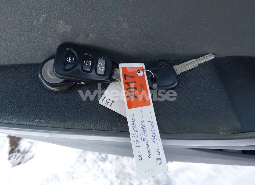 Photo 11 of 2014 Hyundai Elantra SE (VIN 5NPDH4AE9EH542736)