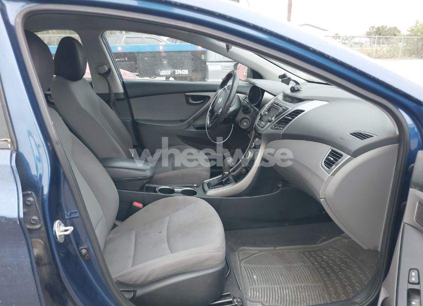 Photo 5 of 2015 Hyundai Elantra SE (VIN 5NPDH4AE9FH559697)