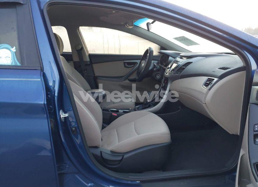 Photo 5 of 2015 Hyundai Elantra SE (VIN 5NPDH4AE9FH572790)