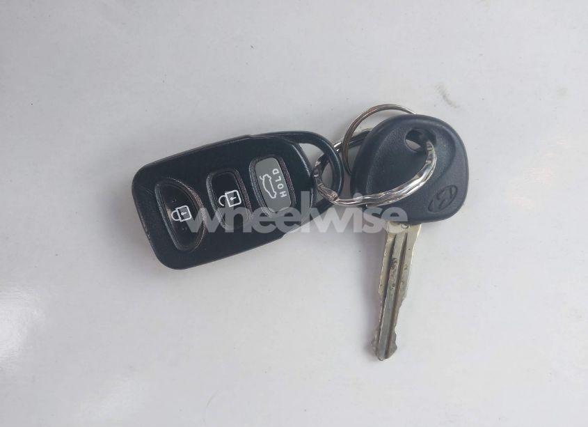 Photo 11 of 2015 Hyundai Elantra SE (VIN 5NPDH4AE9FH581568)