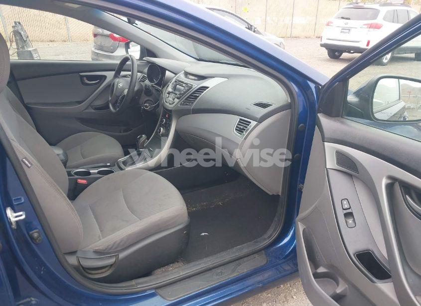 Photo 5 of 2015 Hyundai Elantra SE (VIN 5NPDH4AE9FH581568)