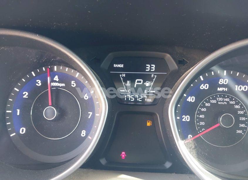 Photo 7 of 2015 Hyundai Elantra SE (VIN 5NPDH4AE9FH587774)