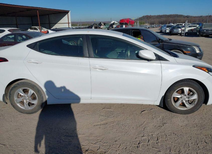 Photo 14 of 2015 Hyundai Elantra SE (VIN 5NPDH4AE9FH613399)