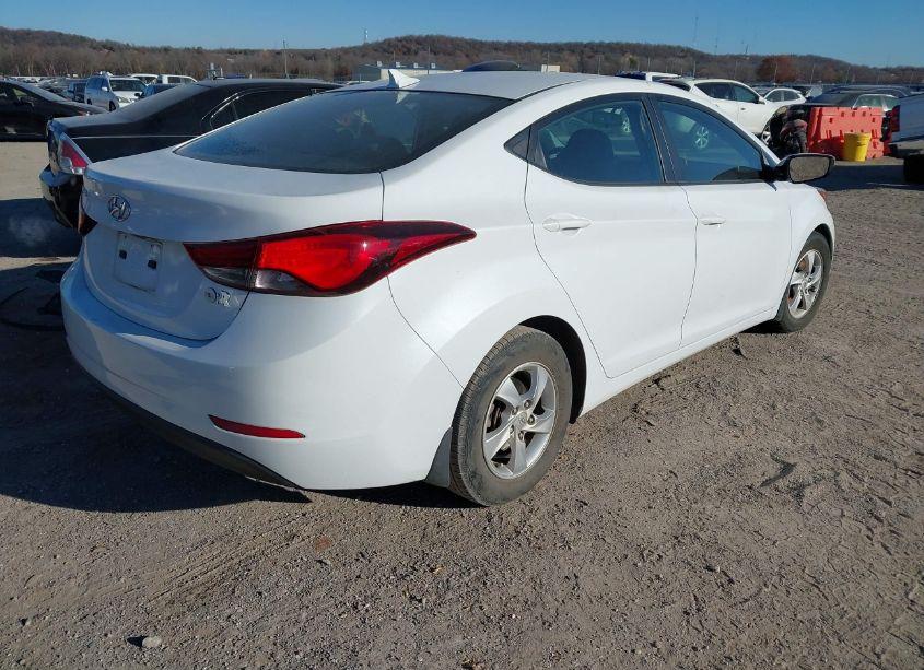 Photo 4 of 2015 Hyundai Elantra SE (VIN 5NPDH4AE9FH613399)