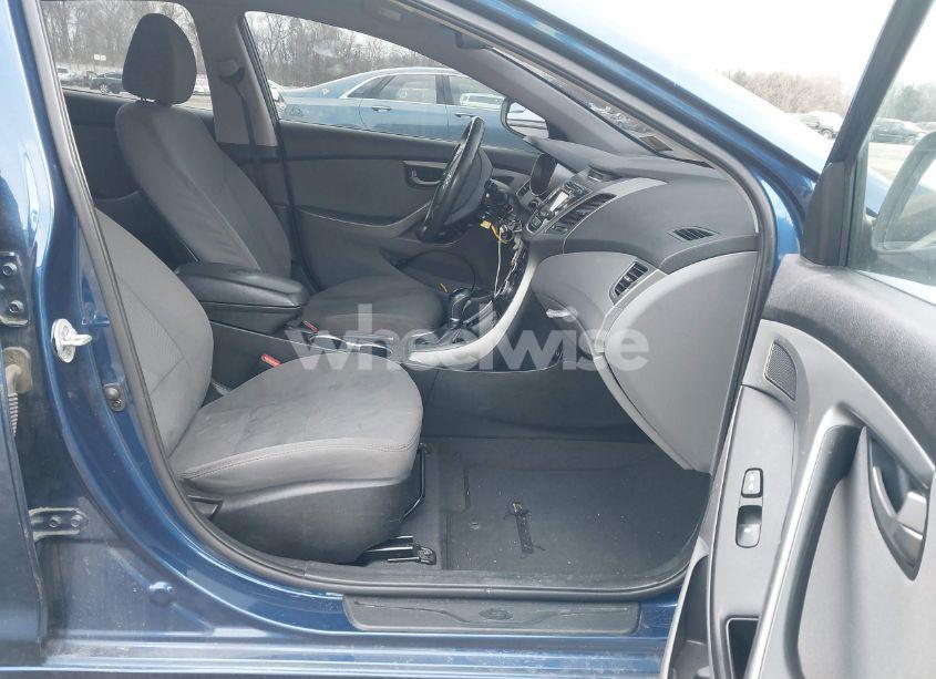 Photo 5 of 2016 Hyundai Elantra SE (VIN 5NPDH4AE9GH654892)