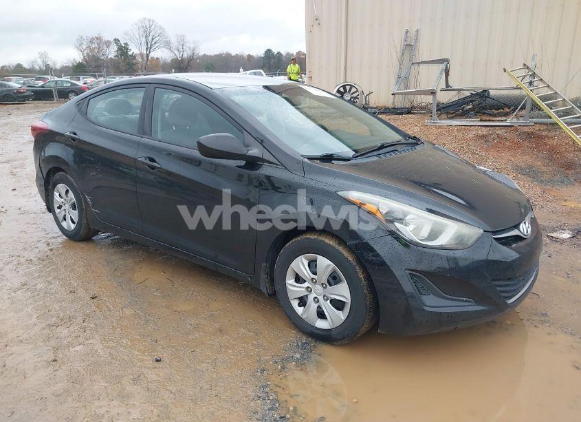 2016 Hyundai Elantra SE (VIN 5NPDH4AE9GH669053) main photo