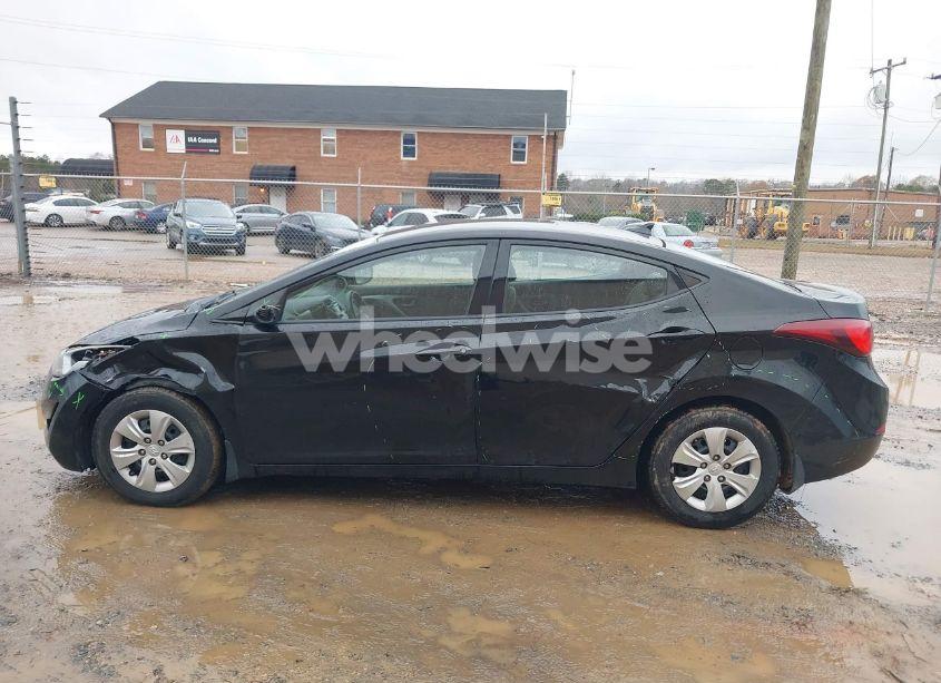 Photo 14 of 2016 Hyundai Elantra SE (VIN 5NPDH4AE9GH669053)