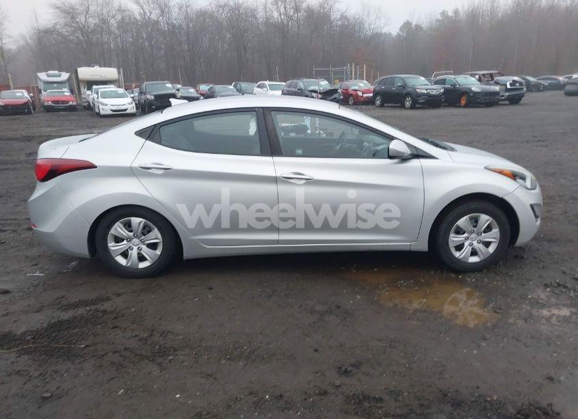 Photo 13 of 2016 Hyundai Elantra SE (VIN 5NPDH4AE9GH674186)