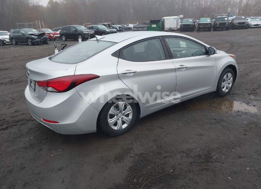 Photo 4 of 2016 Hyundai Elantra SE (VIN 5NPDH4AE9GH674186)