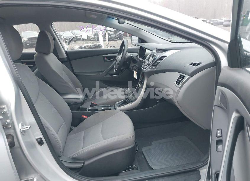 Photo 5 of 2016 Hyundai Elantra SE (VIN 5NPDH4AE9GH674186)